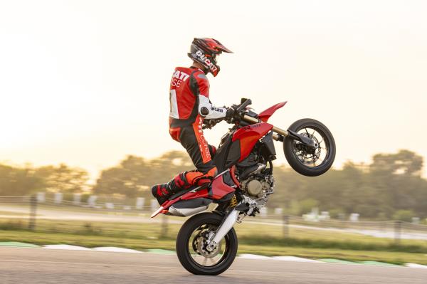 2024 Ducati Hypermotard 698 Mono 4